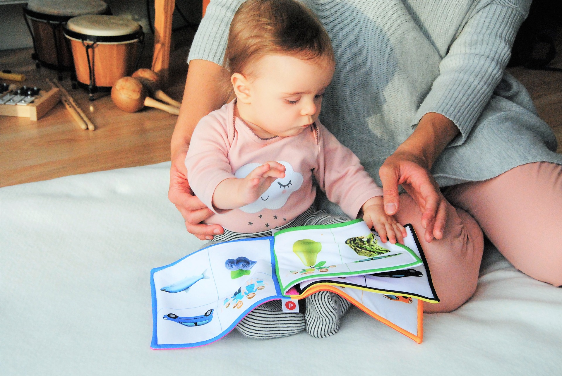 Early language support - child reading