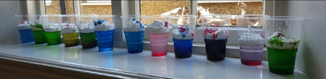 We love this shaving foam, water and food colour experiment to get children talking about clouds!